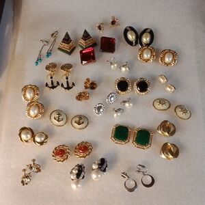 23 Pairs Vintage Earrings #A424